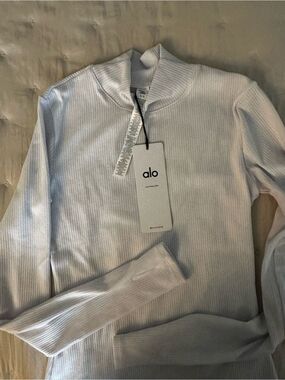 Alo Yoga Ribbed Mock Neck Long Sleeve Top White NWT Size S